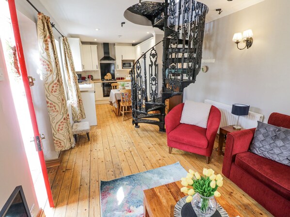 Living area - The Cottage (Stratford-upon-Avon)