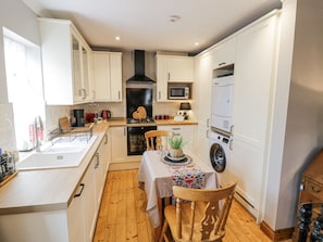 Cottage | Cuisine privée | Réfrigérateur, bouilloire électrique, grille-pain