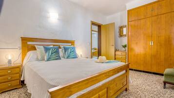 3 bedrooms, free WiFi, bed sheets