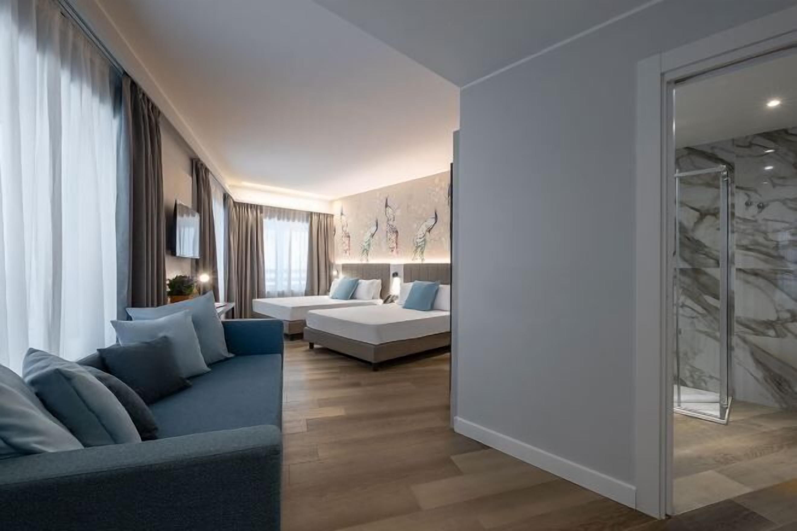 Dundyner, minibar, safe på rommet og skrivebord