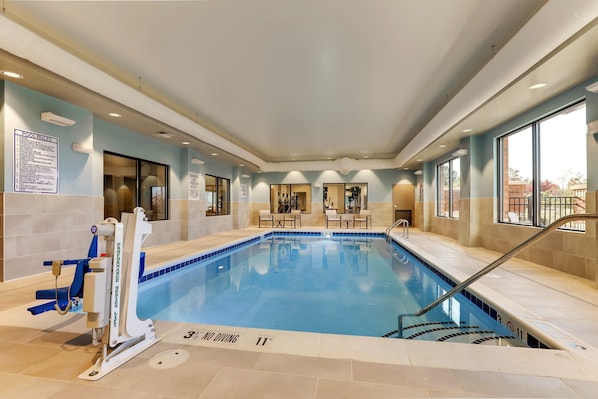 Una piscina cubierta