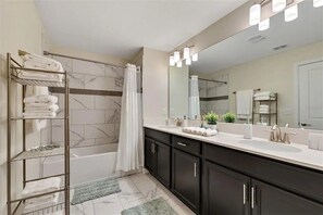 Hair dryer, towels - CG236OCA - Luxury 5BR-4BA Villa with Private Pool (Davenport)