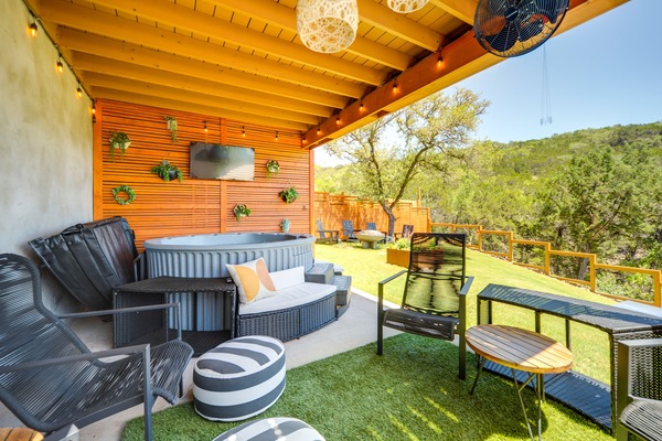 Canyon Lake Vacation Rental | 3BR | 2BA | 1,200 Sq Ft | Stairs Required to Enter