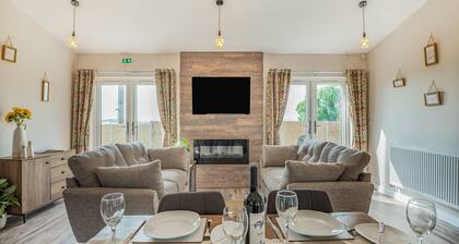 West End Farm Lodge Alabaster