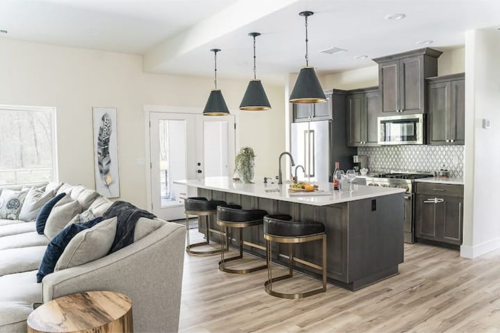 المنشأة من الداخل