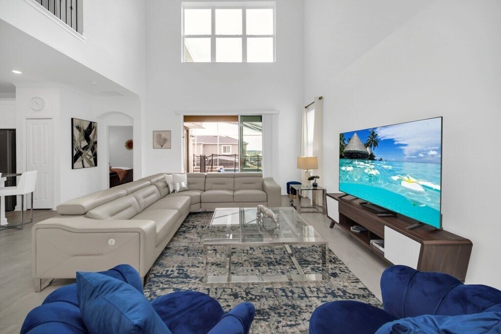 5 Bedroom Champions Gate Resort Home With Spa and Pool