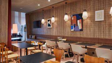 Dagelijks ontbijtbuffet (EUR 15 per persoon)