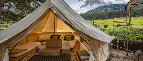 Tenda familiare, letti multipli | 1 camera, copriletto in piuma, lenzuola