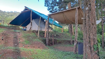 Tenda Ekonomi | 1 kamar tidur, selimut bulu angsa, dan seprai linen