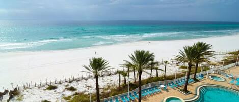 Piscine extérieure, piscine chauffée