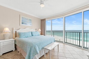 2 bedrooms, in-room safe, iron/ironing board, free WiFi - Beachfront Condo — Ocean Views, Balcony, Pool & Hot Tubs, 6 ppl, resort (Panama City Beach)