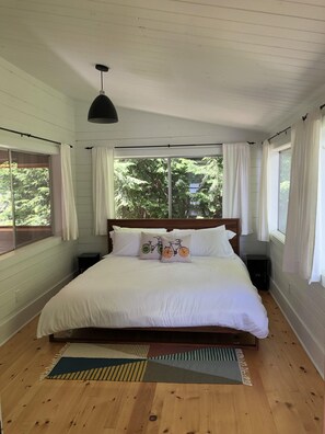 6 bedrooms, bed sheets