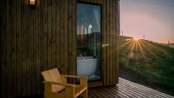 Cabana luxo, 1 cama Queen, banheira de hidromassagem, vista para a montanha | Área da propriedade