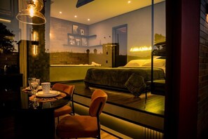 Deluxe huisje, 1 queensize bed, bubbelbad, uitzicht op bergen | Dineren