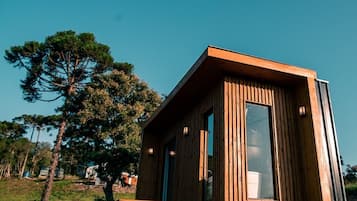 Deluxe Cabin, 1 Queen Bed, Jetted Tub, Mountain View | Exterior