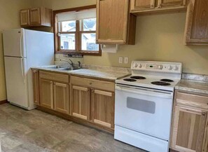 Private kitchen - Beach, Nat’l Park & Arts District house with a touch of whimsical decor.  (Michigan City)