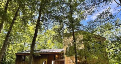 The Cabin at Crown Ridge, Nestled in the White Mountains of New Hampshire