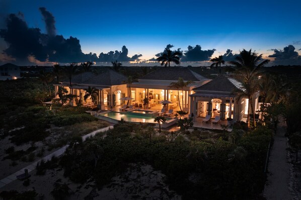 Exterior - Villa Shambhala 5 BR (Long Bay)