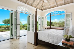 5 bedrooms, in-room safe, iron/ironing board, free WiFi - Villa Shambhala 5 BR (Long Bay)