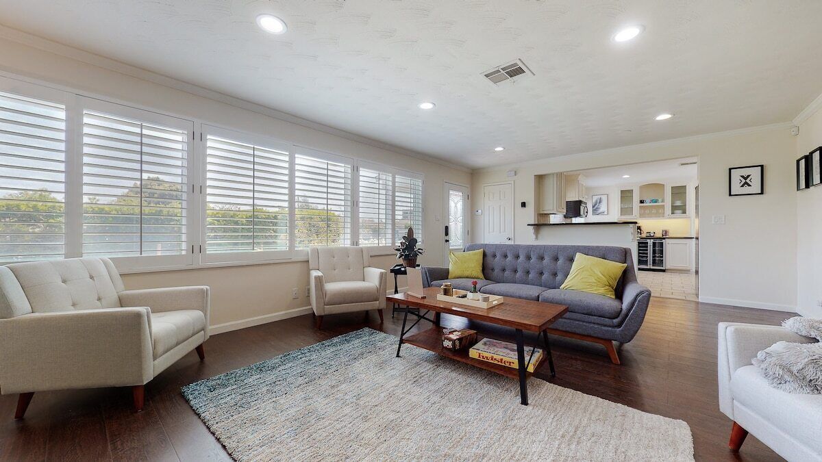 Dazzling Westside 4 BR Home | Minutes to the Beach