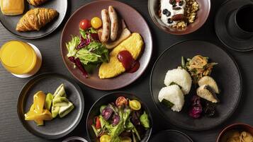 Café da manhã com buffet todos os dias (JPY 3000 por pessoa)