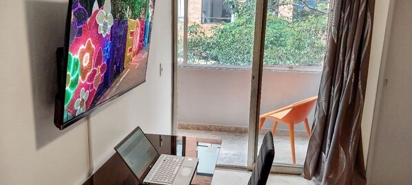 Interior - Modern and huge soundproof apt w/AC. Steps to Lleras/Provenza in el Poblado. (Medellín)
