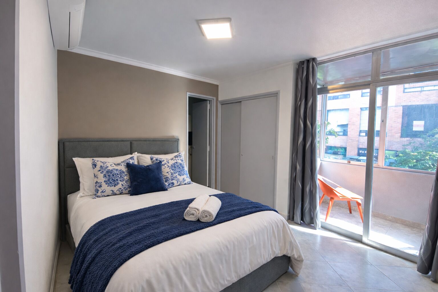 3 bedrooms, in-room safe, desk, iron/ironing board