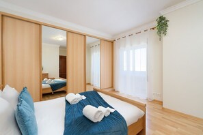 4 chambres, fer et planche à repasser, Wi-Fi gratuit, draps fournis