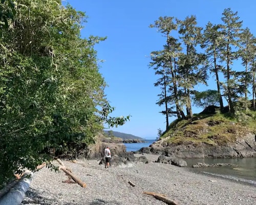 Quail Peak Suite , Provincial Registration # H140390912