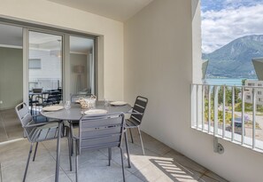 Outdoor dining - View Point Lac d'Annecy 4* - OG IMMO (Annecy)