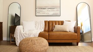 Living area - Condo @ Riverbend - Monthly Rental- 5 min to UA! (Tuscaloosa)