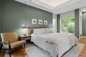 3 bedrooms, desk, iron/ironing board, travel cot - Sewanee Woods Modern Luxe Escape (Sewanee)