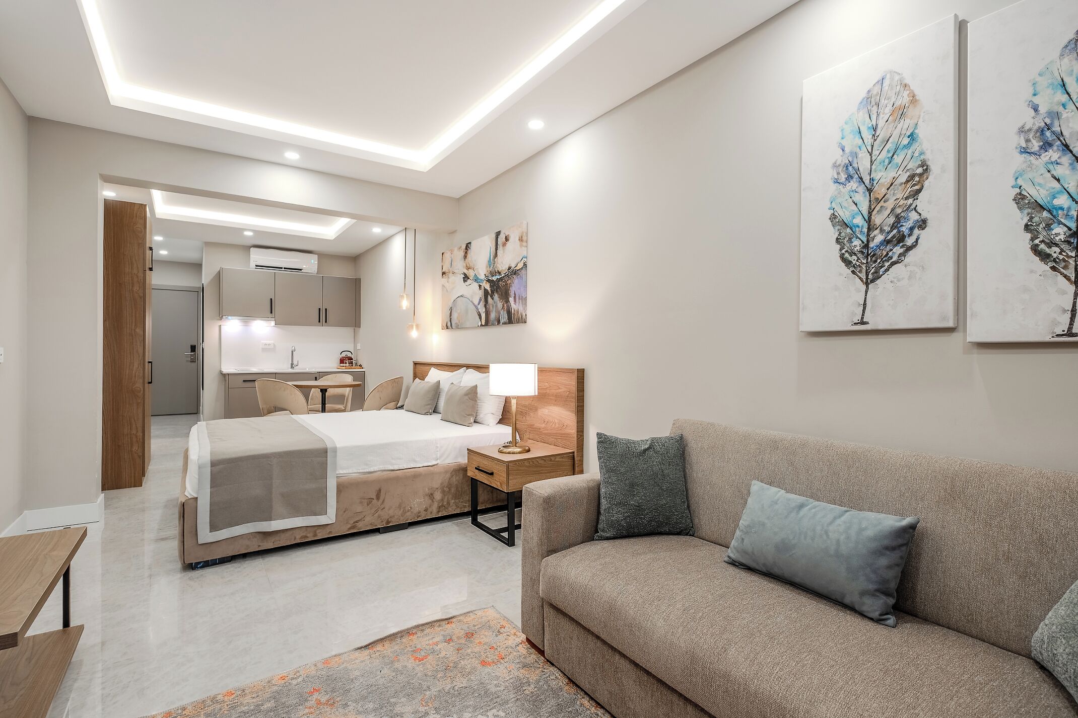 double room with seaview, direct access to pool | 2 bedrooms, minibar, in-room safe, individually decorated