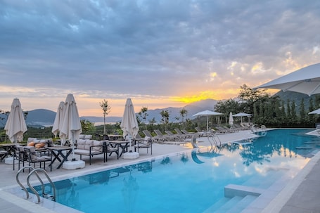 Exterior. Montenegro Lodge