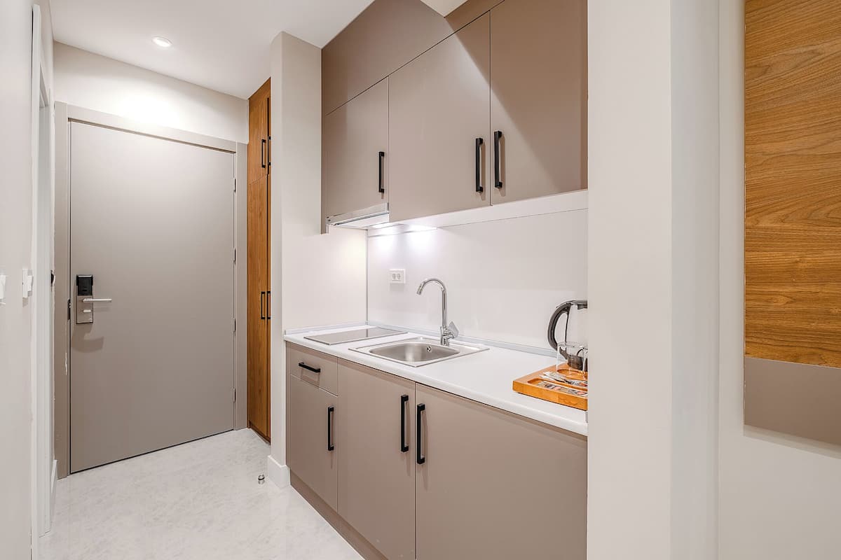 superior room with sea view | private kitchen | mini-fridge, stovetop, electric kettle