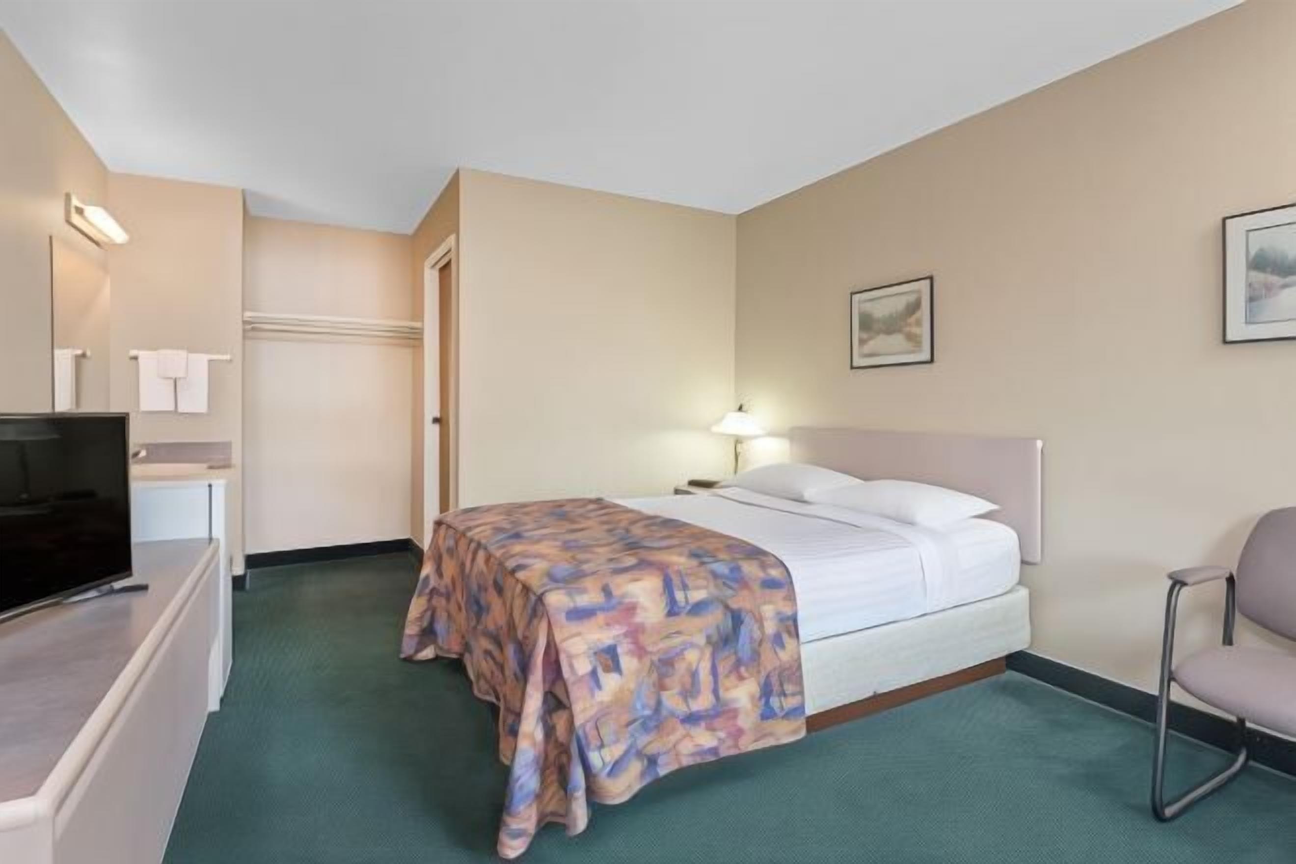 1 bedroom, iron/ironing board, free WiFi