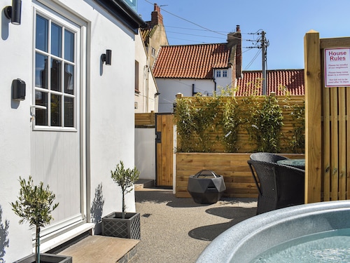 2 bedroom accommodation in Whitby