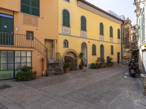 Esterni