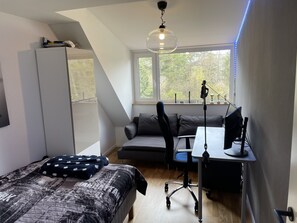 4 chambres, fer et planche à repasser, Wi-Fi, draps fournis