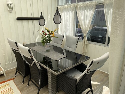 House with full comfort and near the sea.