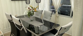 House with full comfort and near the sea.