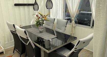 House with full comfort and near the sea.