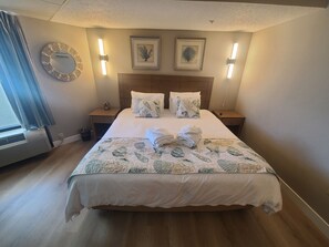 1 bedroom, iron/ironing board, travel cot, free WiFi - Ocean View King Suit Heated Pools Myrtle Beach  (Myrtle Beach)