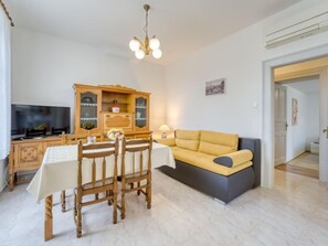 TV - Apartment Edo by Interhome (Lovran)