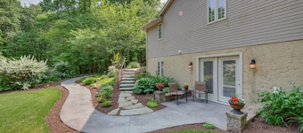 The Haven at Welsh Mountain Suites - Apt w/ Patio!