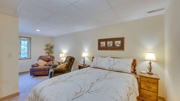 2 Schlafzimmer, Schreibtisch, Bügeleisen/Bügelbrett, Reisekinderbett