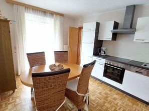 Kühlschrank, Ofen, Geschirrspüler, Toaster