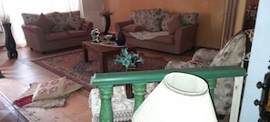 Minibar, in-room safe, individually decorated, individually furnished - Rayan pyramids view (Giza)