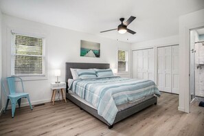 4 多间卧室、办公桌、熨斗/熨衣板、免费 WiFi