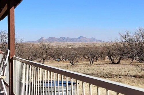 Serene ranch with amazing view-Empire Ranch access